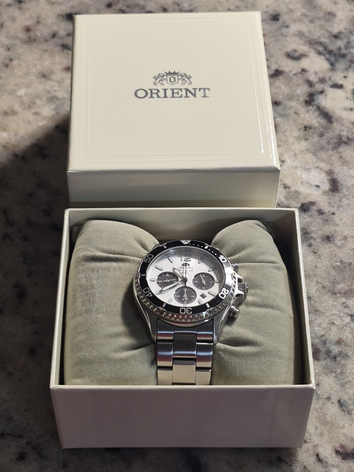 Orient Sports White Dial Men’s Watch RN-TX0203S