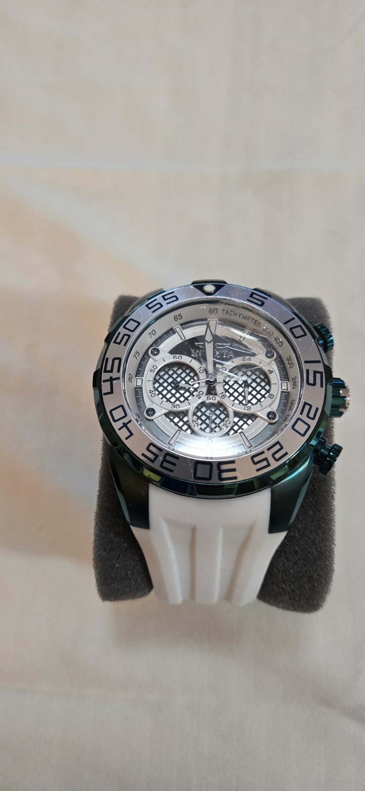 Invicta Men’s 26300 Speedway Analog Display Quartz White Watch