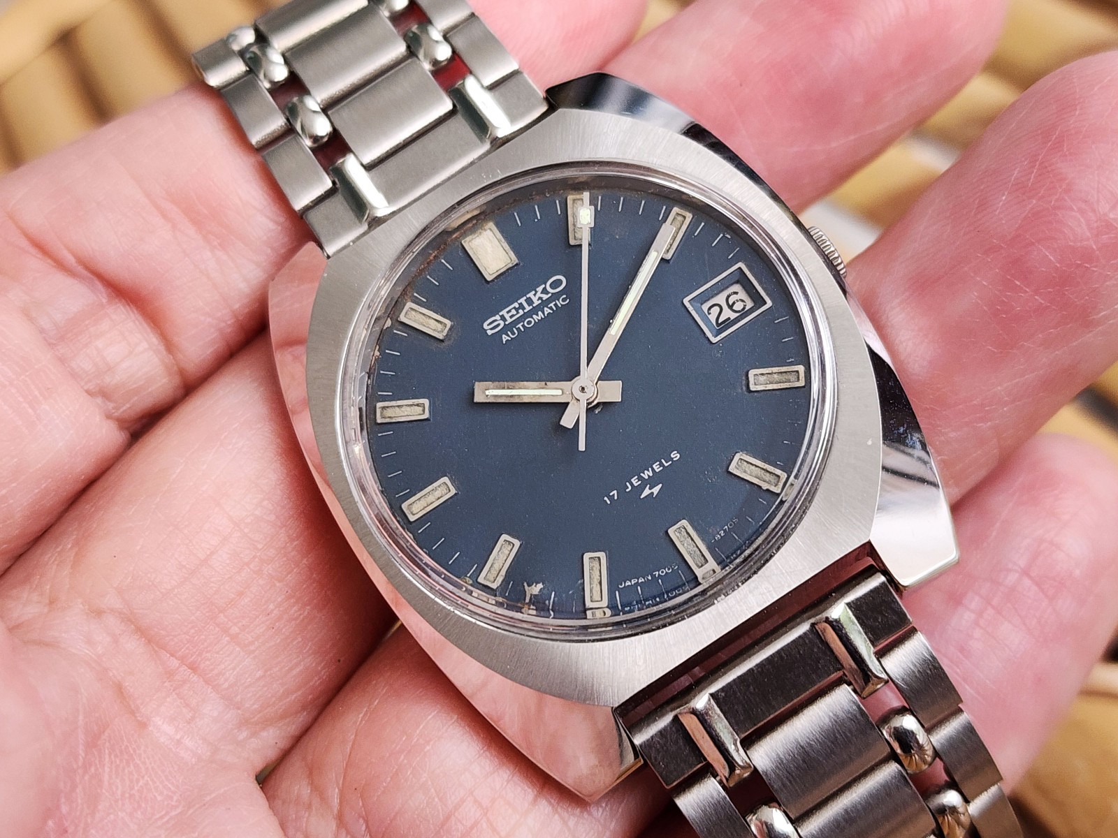 VINTAGE SEIKO 7005-8160-P AUTOMATIC GENTS WITH BLUE DIAL 3.