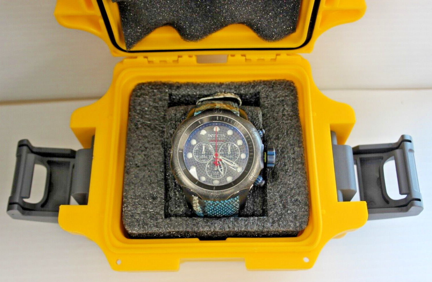 Invicta Reserve Subaqua Men Model 19340 – Men’s Watch Quartz MSRP $3495