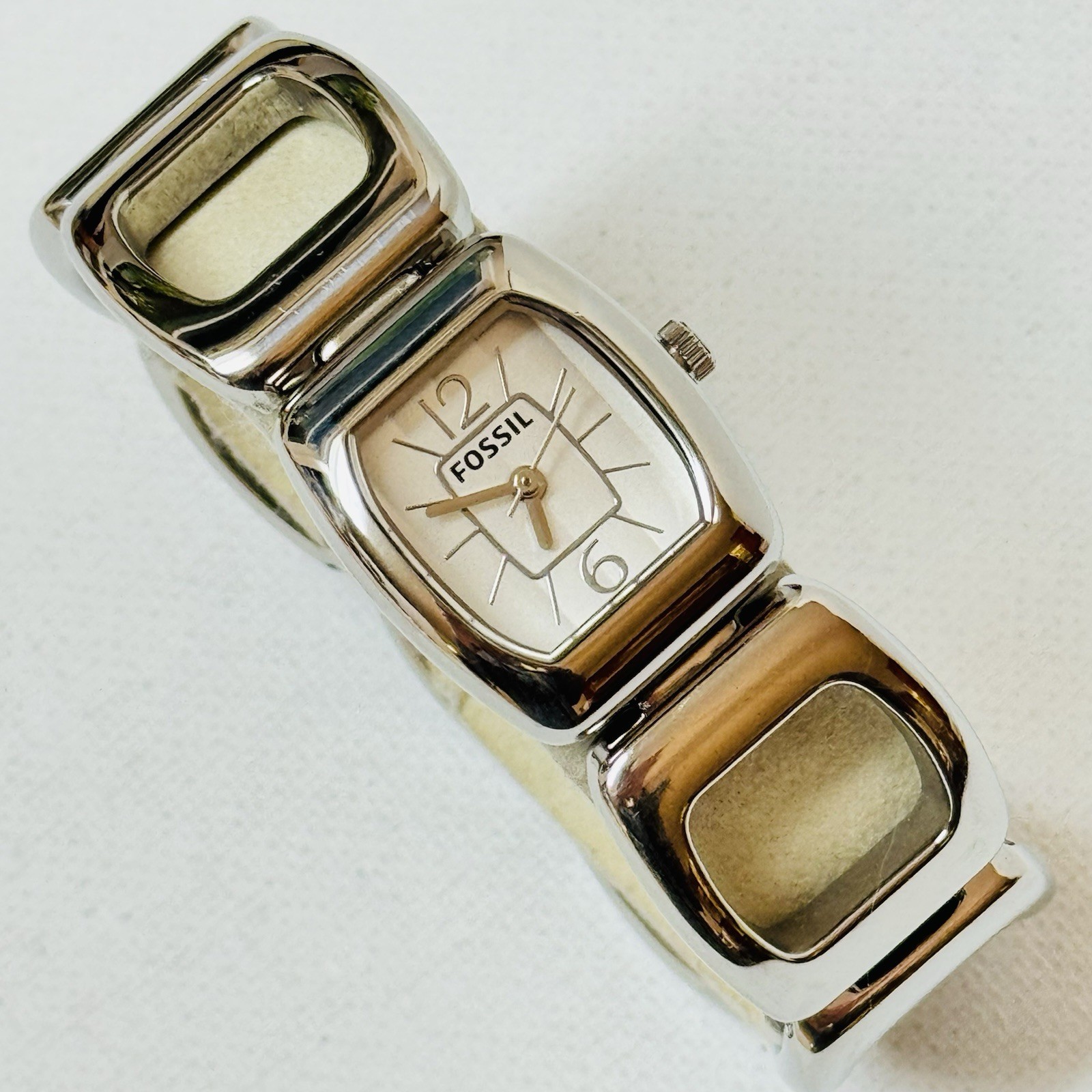 Fossil Smaller Face Open Link Women’s Dress Watch Silver Stainless ES-2273