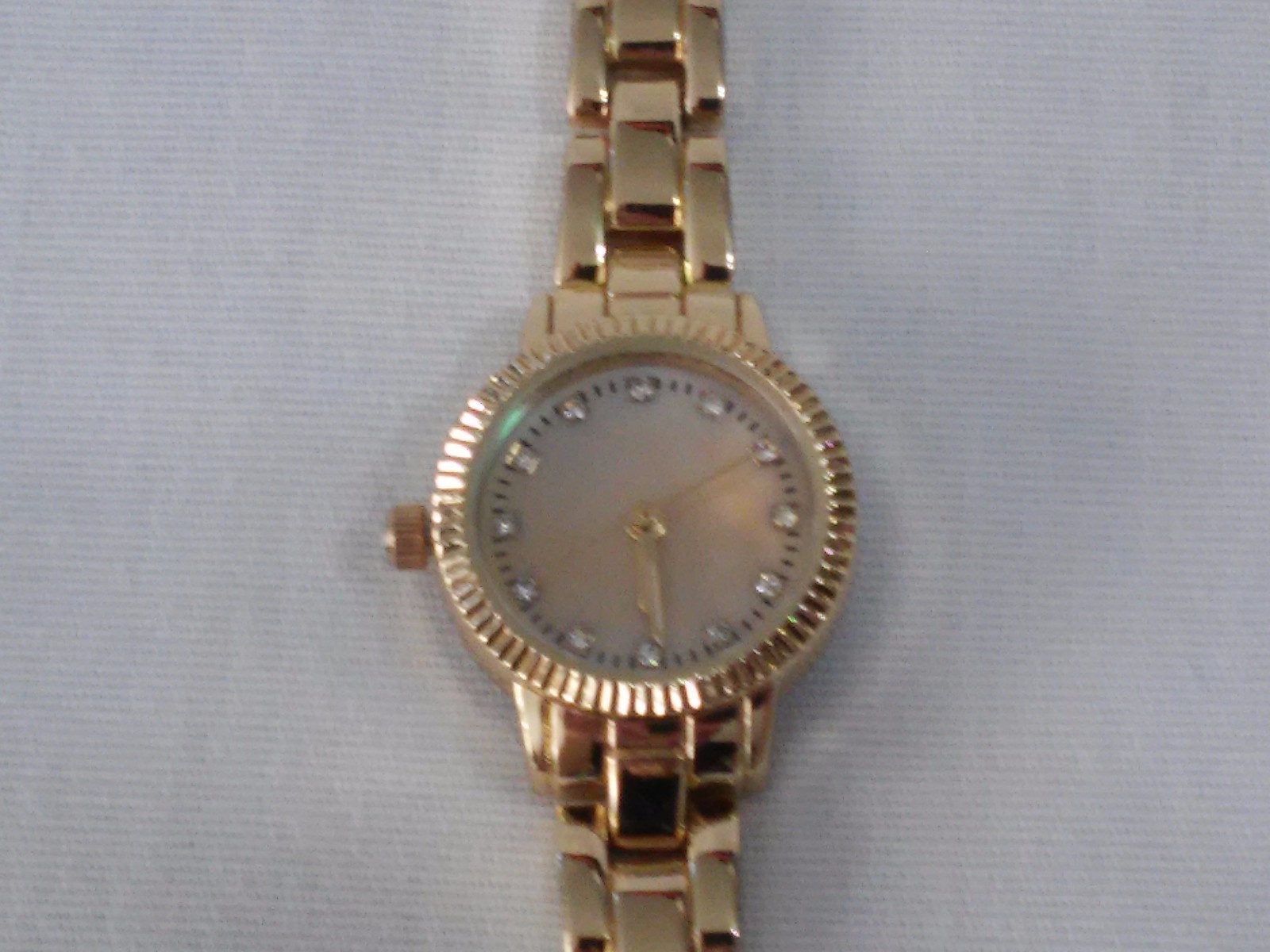 New Women’s Target Gold Tone Color Watch Jewelry Wristwatch Ladies Battery Works