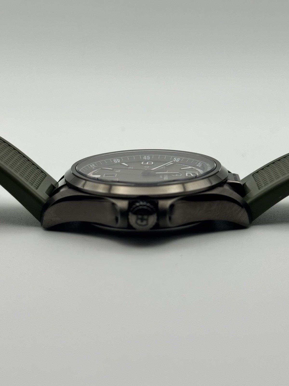 Victorinox Swiss Army 241664 Sapphire Glass, Quartz Movement, Night Vision