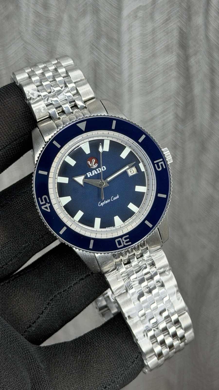 Rado Captain Cook Blue Dial Automatic Mens Watch Stainless Steel Date Swiss