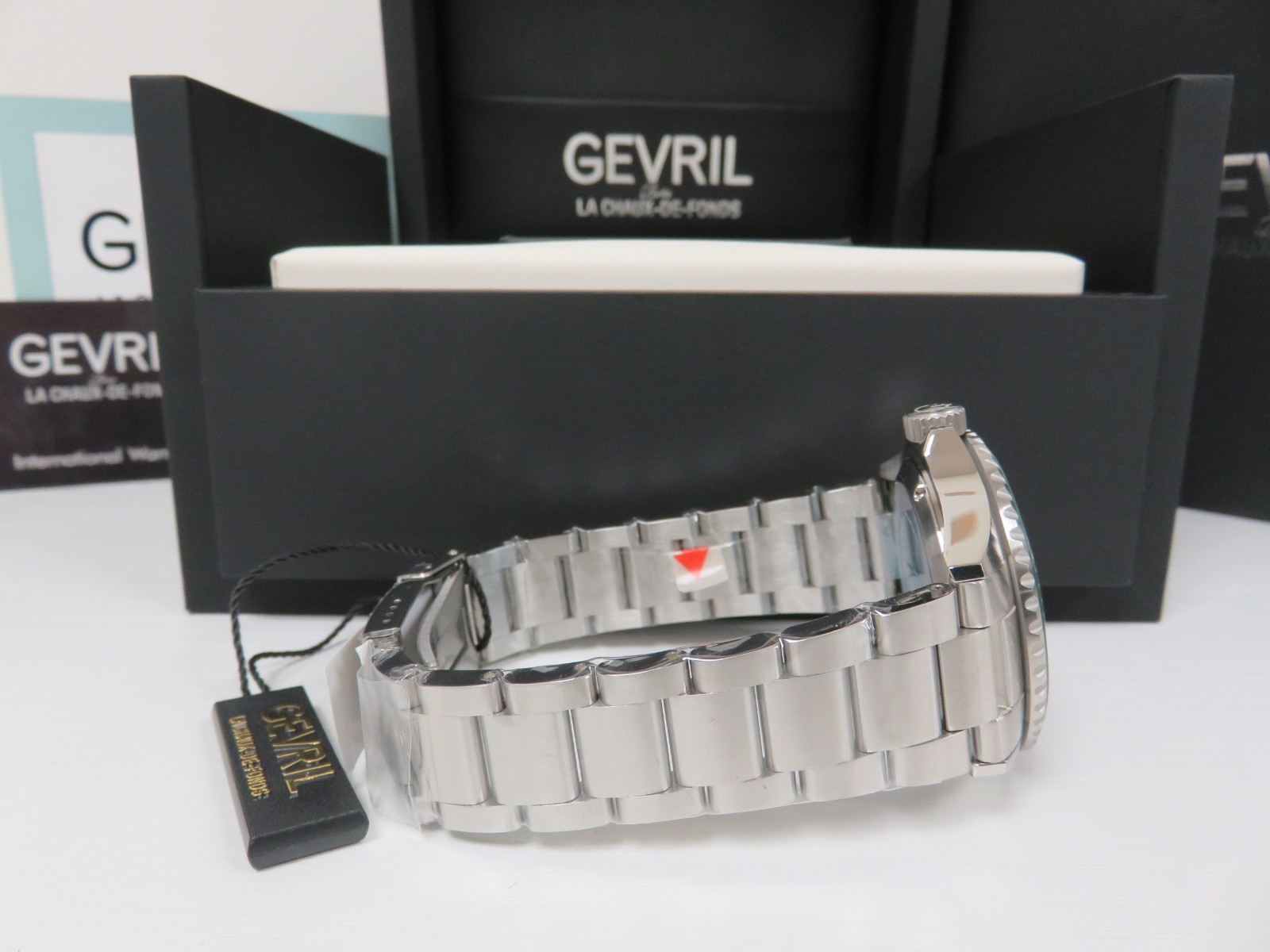 Gevril 4859B Men’s Wall Street Swiss Automatic SW200 Green Ceramic Bezel Watch