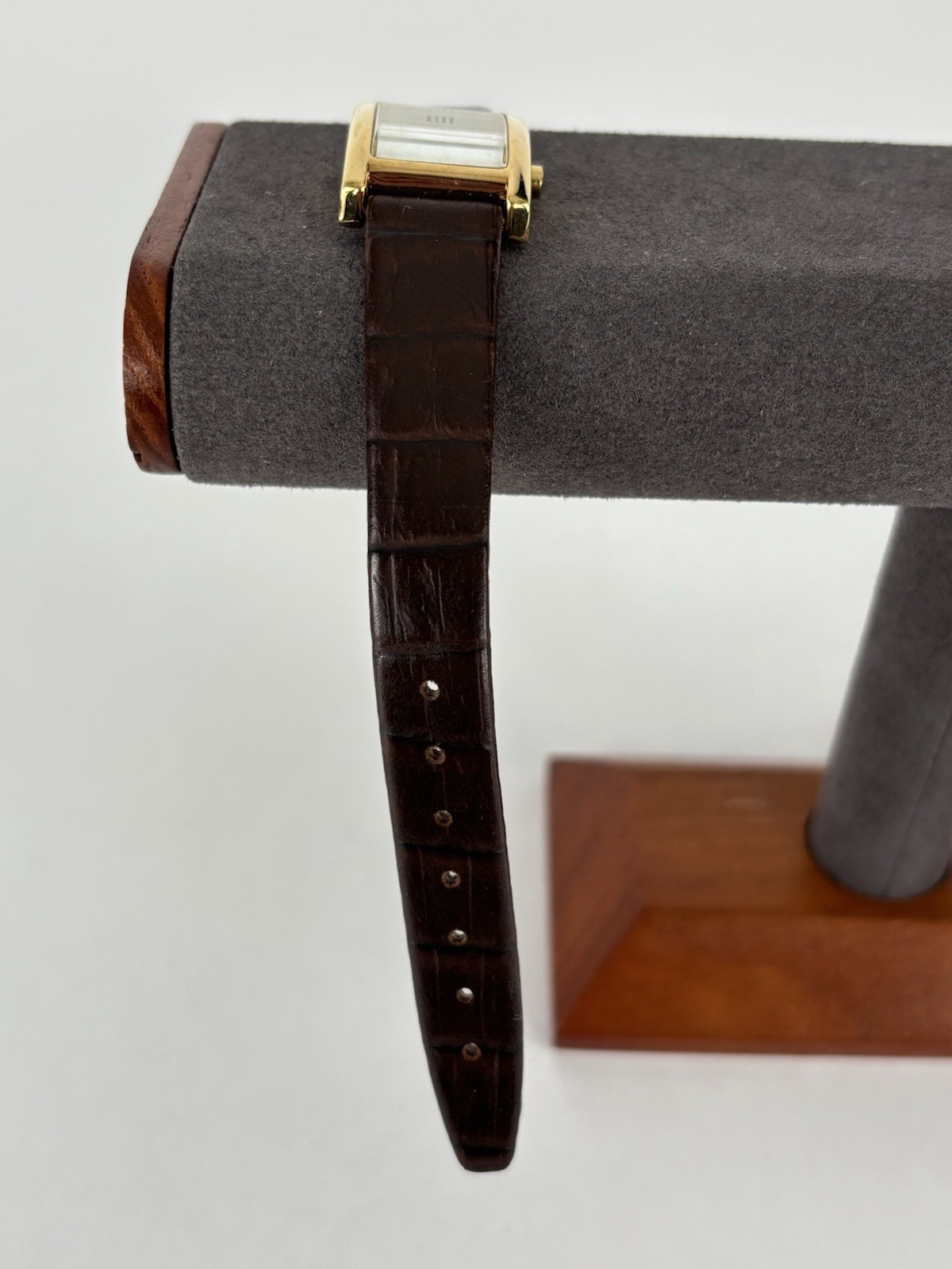 Nine West 9W/1246 20mm Gold Tone Quartz Watch w/Brown Leather Band &New Battery