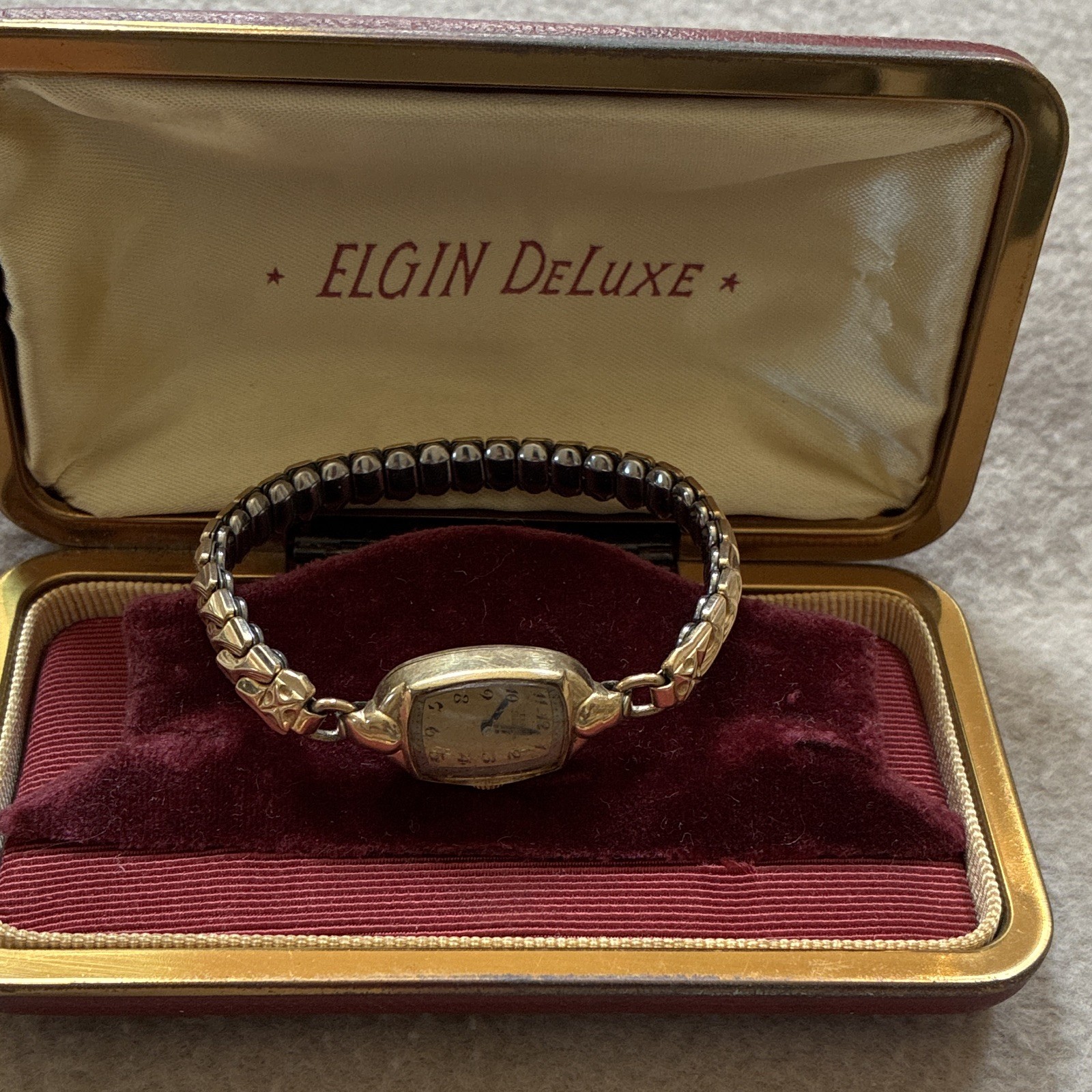 Elgin De Luxe Women’s Vintage Mechanical 10K Gold Filled Oval Bracelet w/ Box