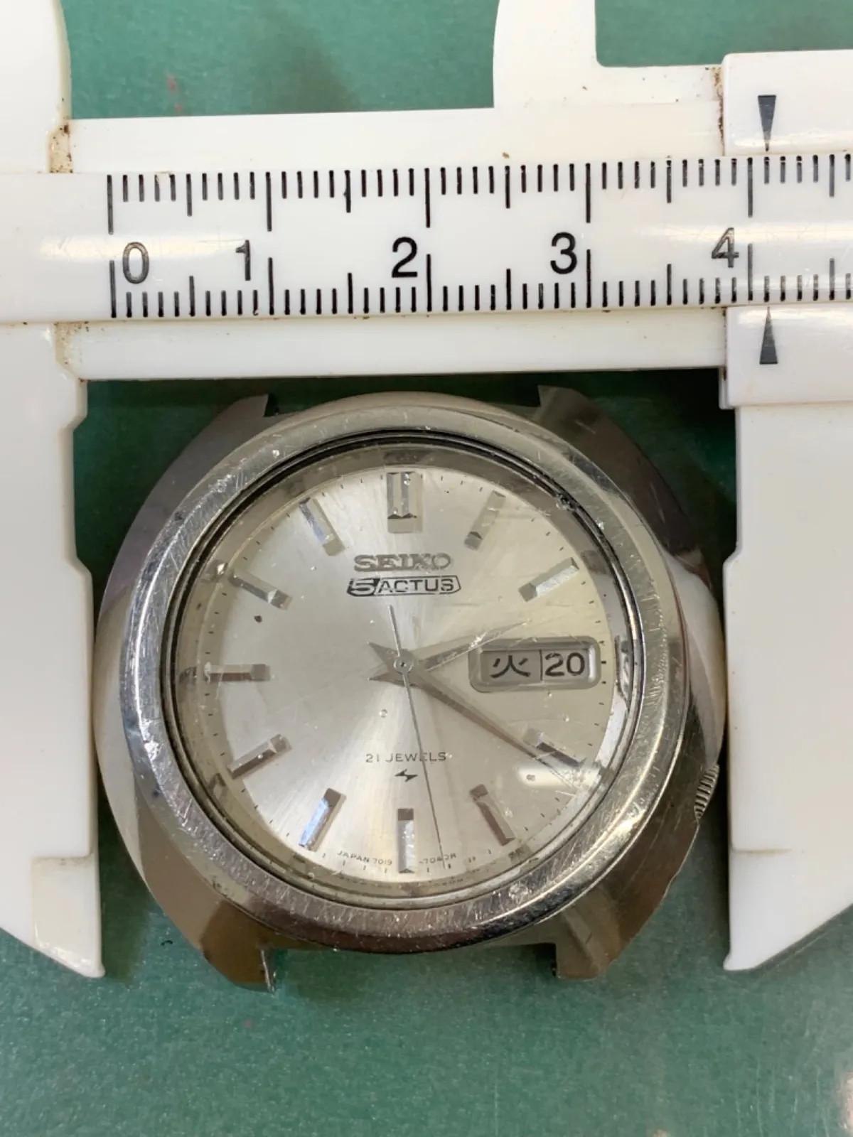 Used Seiko SACTUS 7019-7020 (R6-5339) – Junk item.