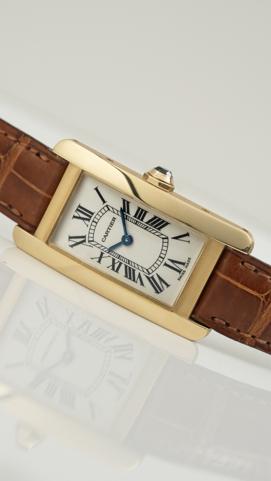 Cartier Tank Americaine Ladies 18k Yellow Gold 19mm Quartz Watch Ref. 2482