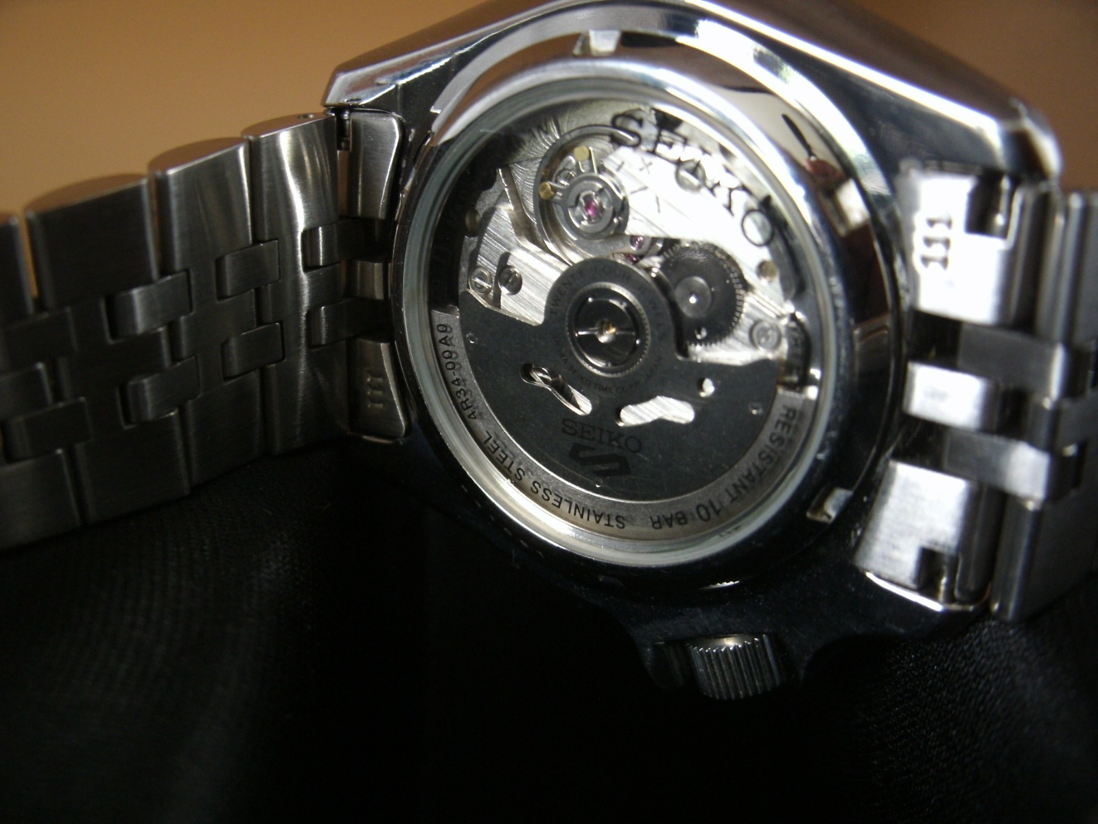 Seiko 4R34-00A0 watch working and keeping time. Blue dial. GMT.