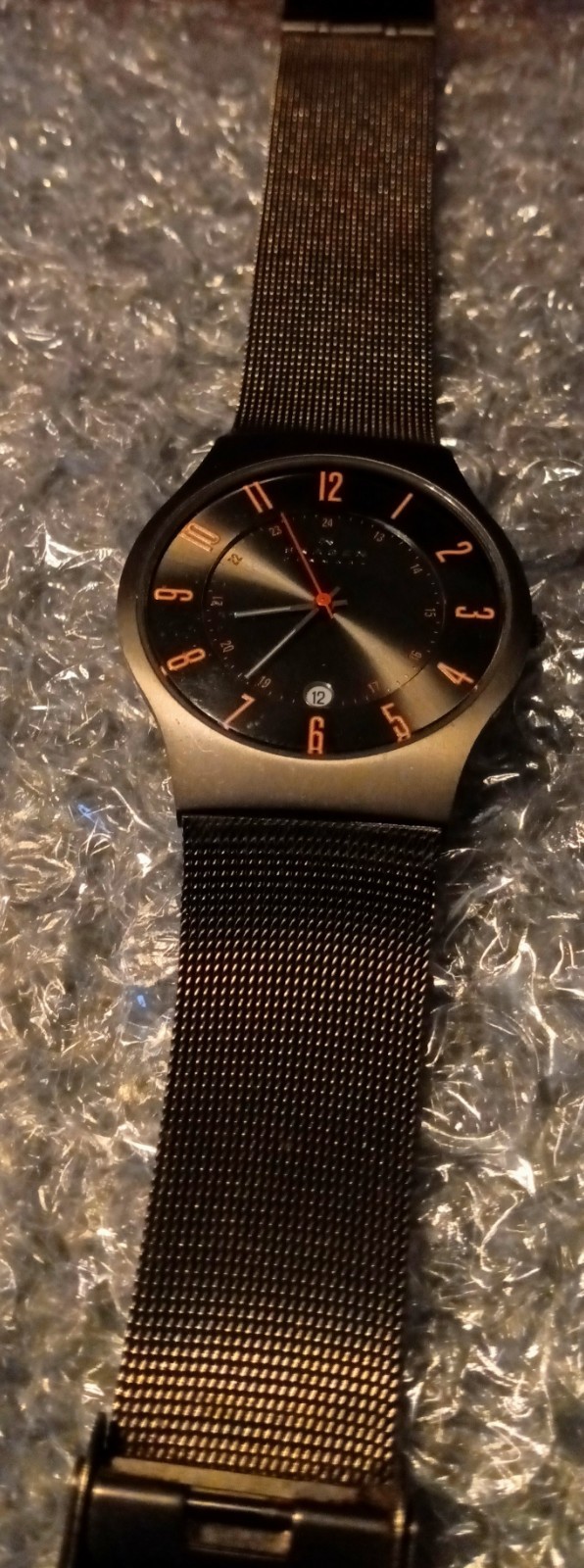 Skagen Denmark Grey Titanium Case with Grey Stainless Band 233XLTTM 37mm