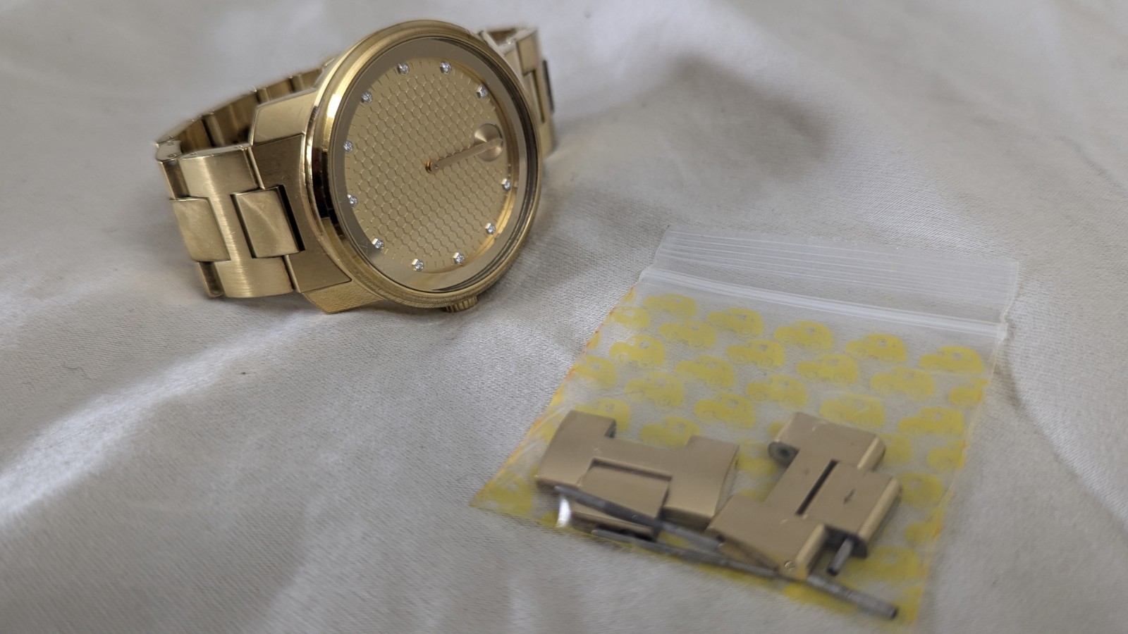 Movado Bold Gold tone 42.5mm with diamonds. Men’s Watch. See Description