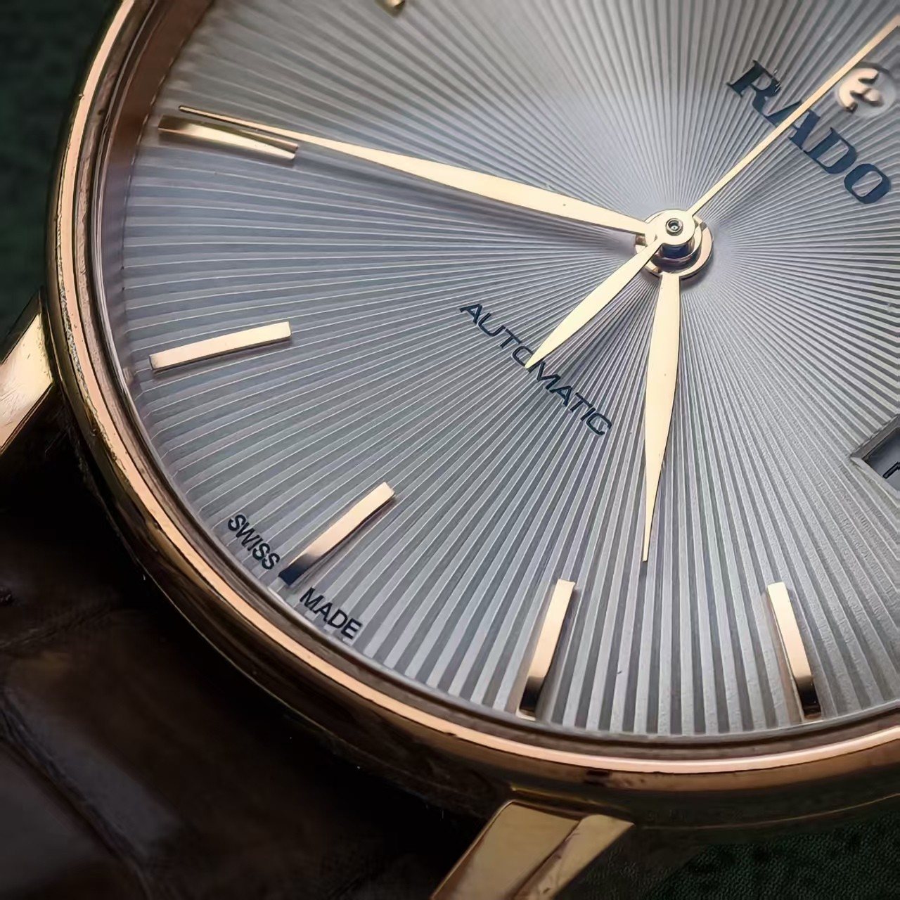 Rado White Dial Centrix R22861115 Men’sWatch Automatic 38mm Date Champagne Scale