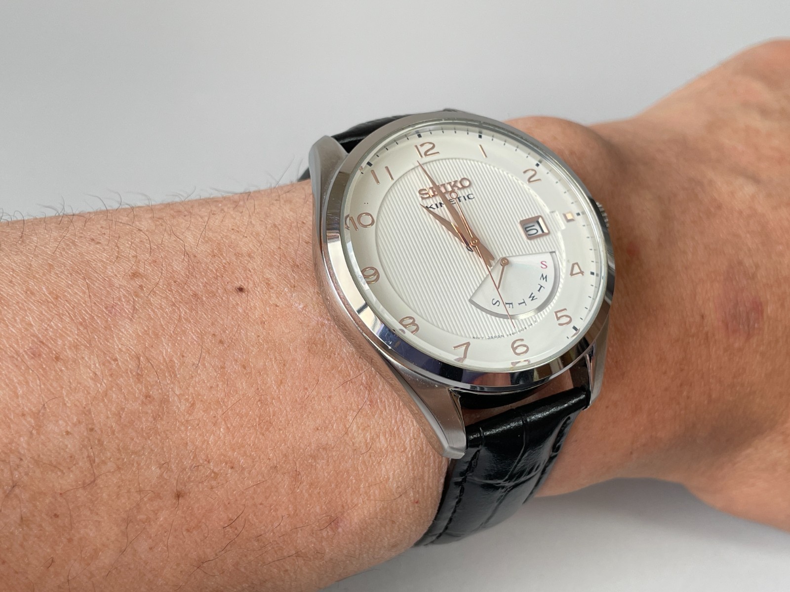 Seiko Kinetic 5M84-0AC0 [US Stock] Pinstripe Dial Automatic Mens Watch *N.Mint