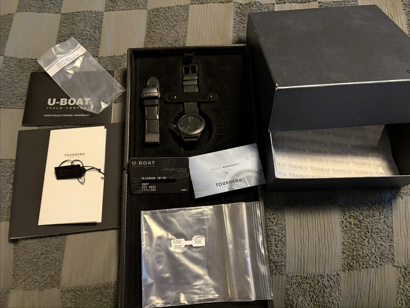 U-Boat Classico 5573 Left Hook 53mm Auto Carbon Fiber +Extra Strap / FULL SET