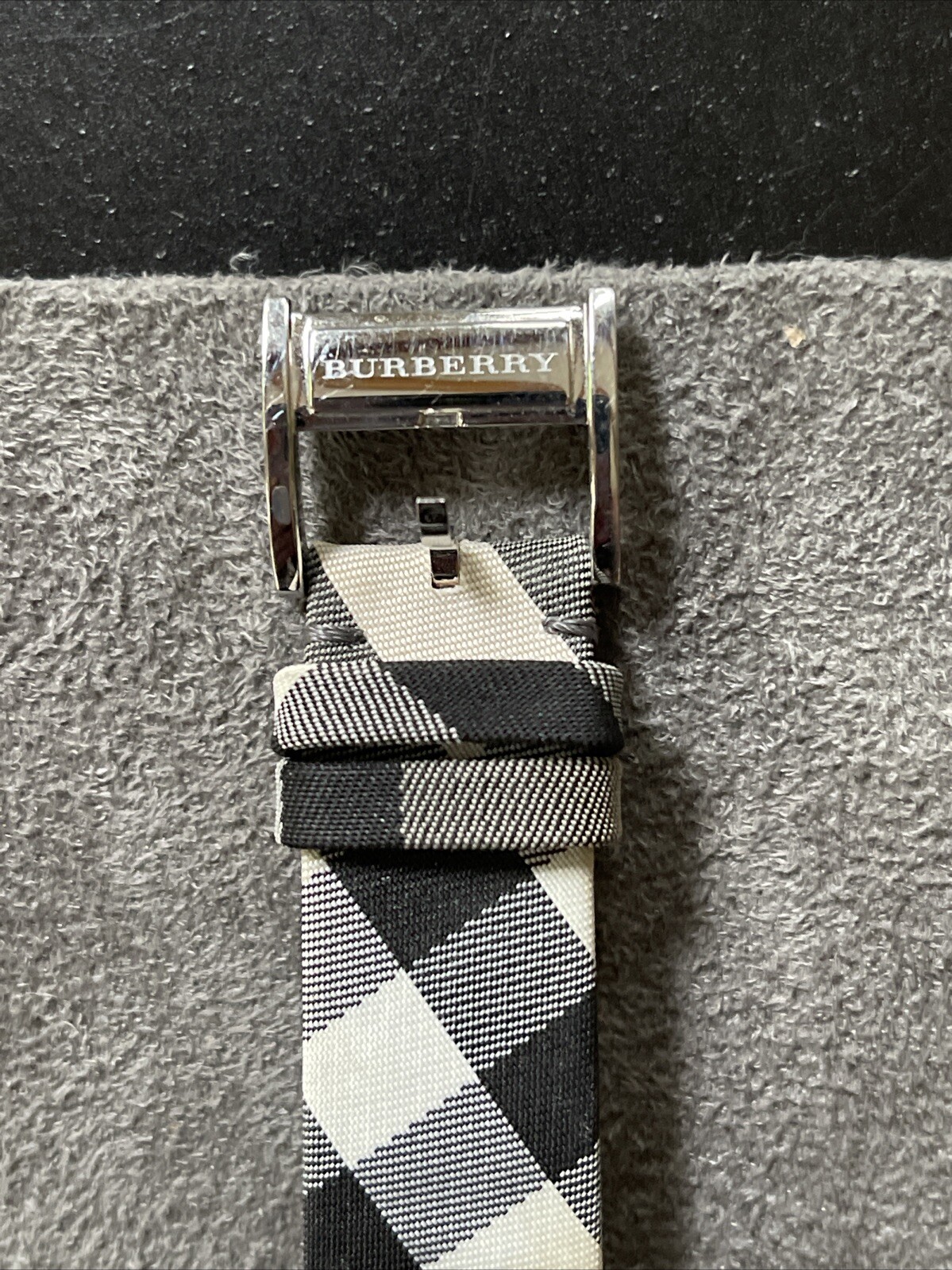 Burberry BU1378 City Nova Check Stainless Steel Unisex Swiss Watch Rare 38mm