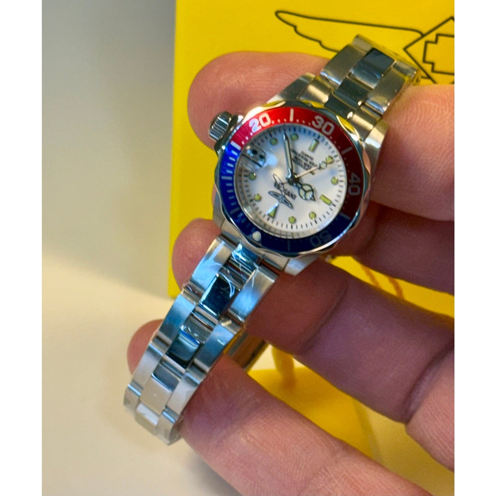 Invicta Pro Diver 8940 Ladies Edition | 24mm Two-Tone Pepsi Bezel Quartz