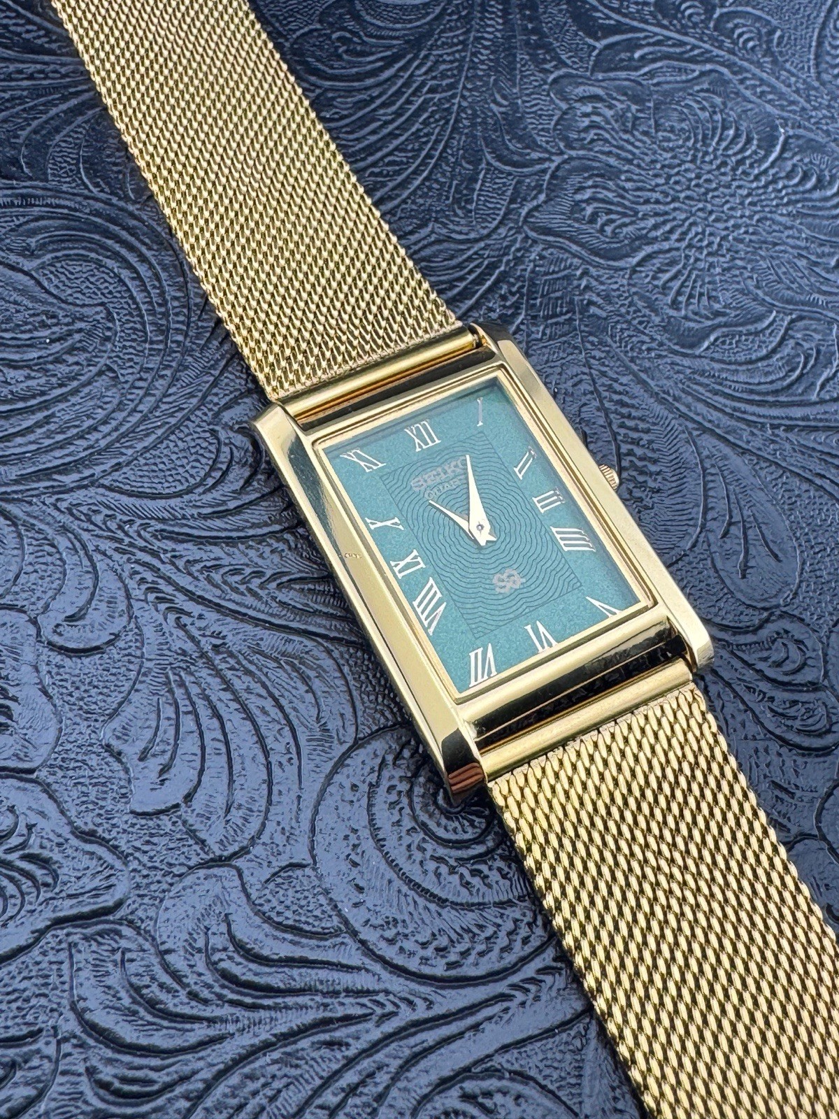 GOLD GREEN Vintage Seiko Slim Quartz Men’s Wrist Watch