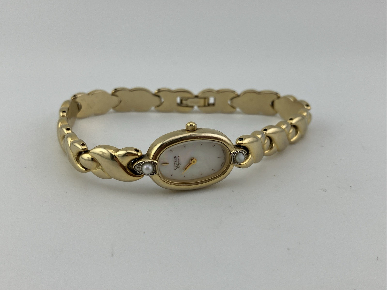 Vtg Citizen Elegance Ladies 14mm Watch Gold Tone Pearl Bezel MOP 7.25” RUNS