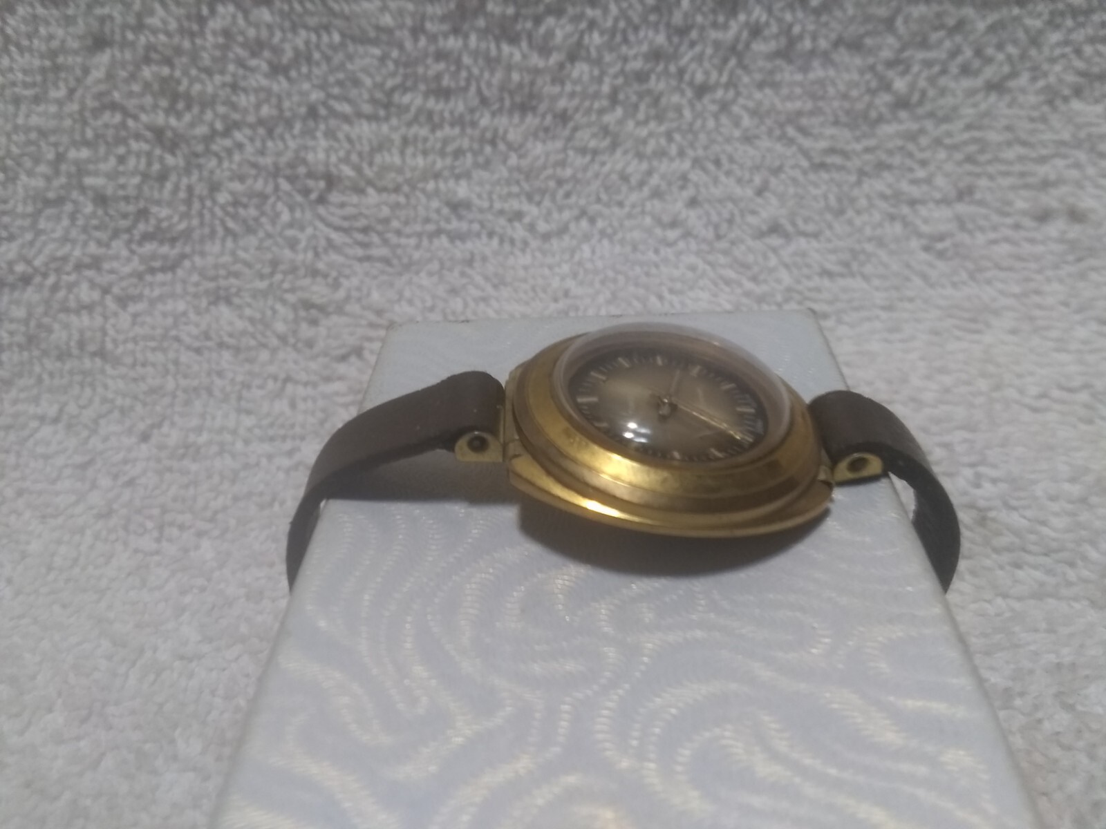 Timex Wind Up Watch 33N Brown Starburst Dial Gold Case Brown Leather Service