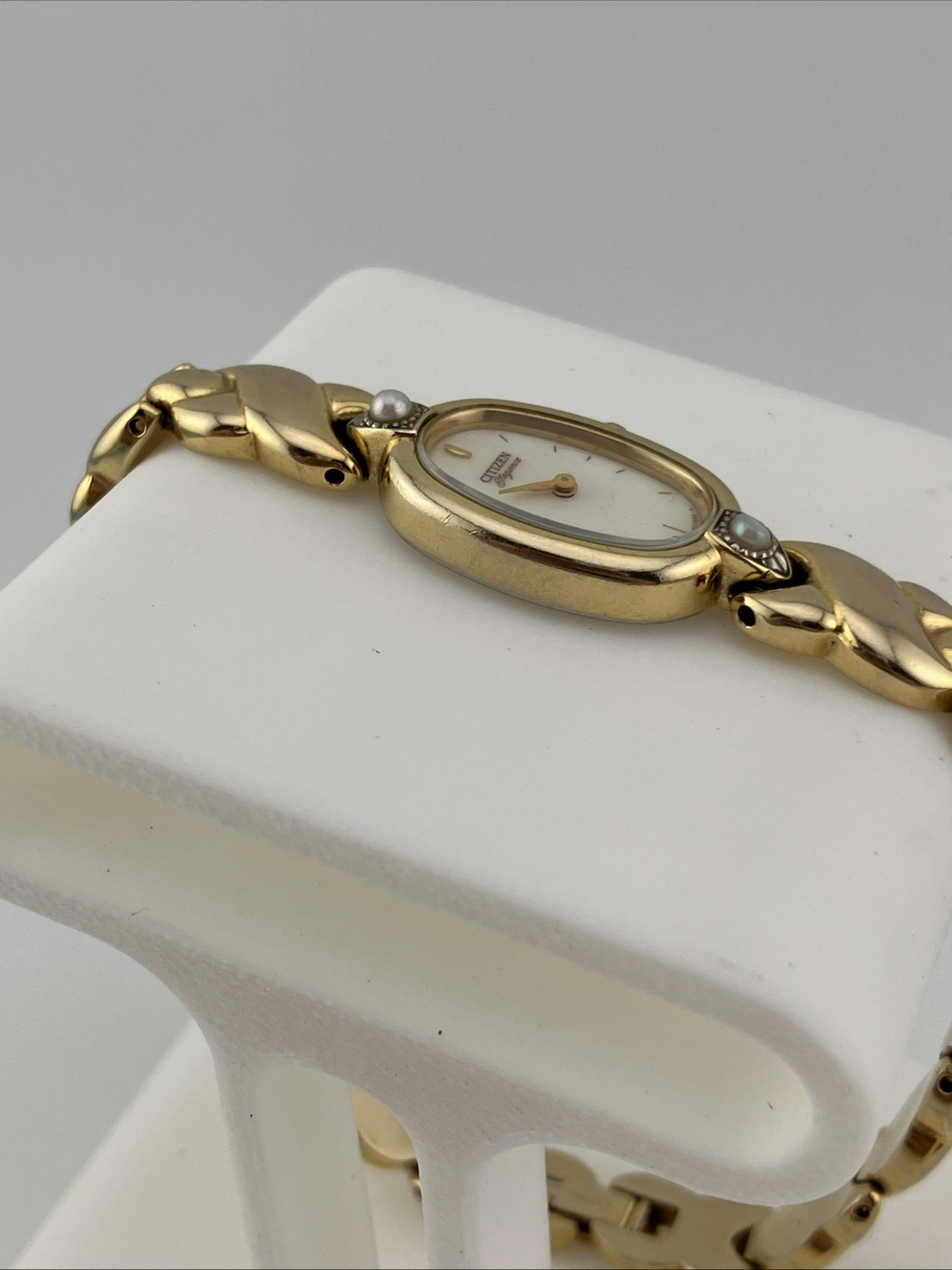 Vtg Citizen Elegance Ladies 14mm Watch Gold Tone Pearl Bezel MOP 7.25” RUNS