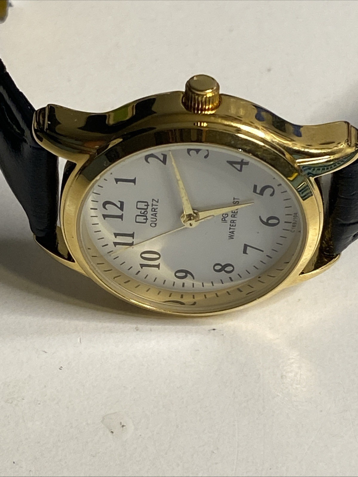 Q&Q CITIZEN DIVER 3 BAR Water Resistant Quartz Watch Gold Steel White Leather