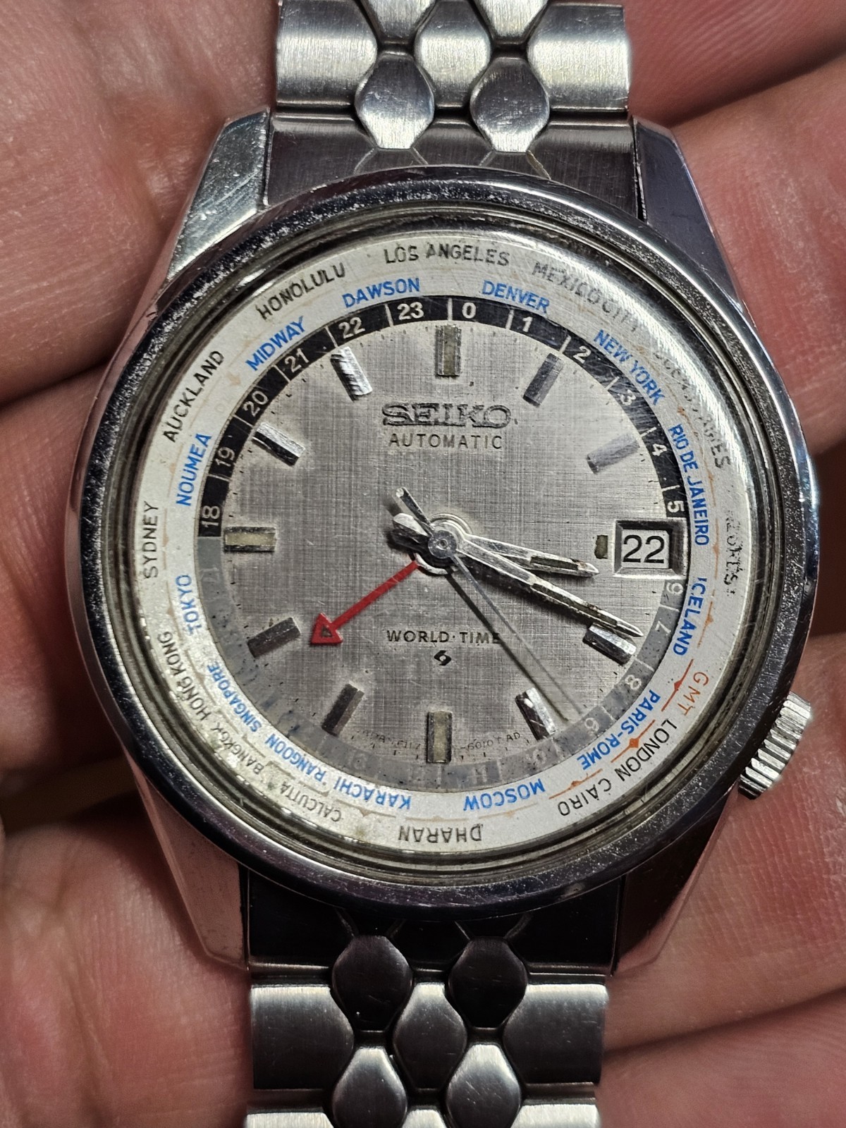 Vintage 1968 Seiko World Time 6117-6010 – Original Bracelet- 37 mm- Running Good