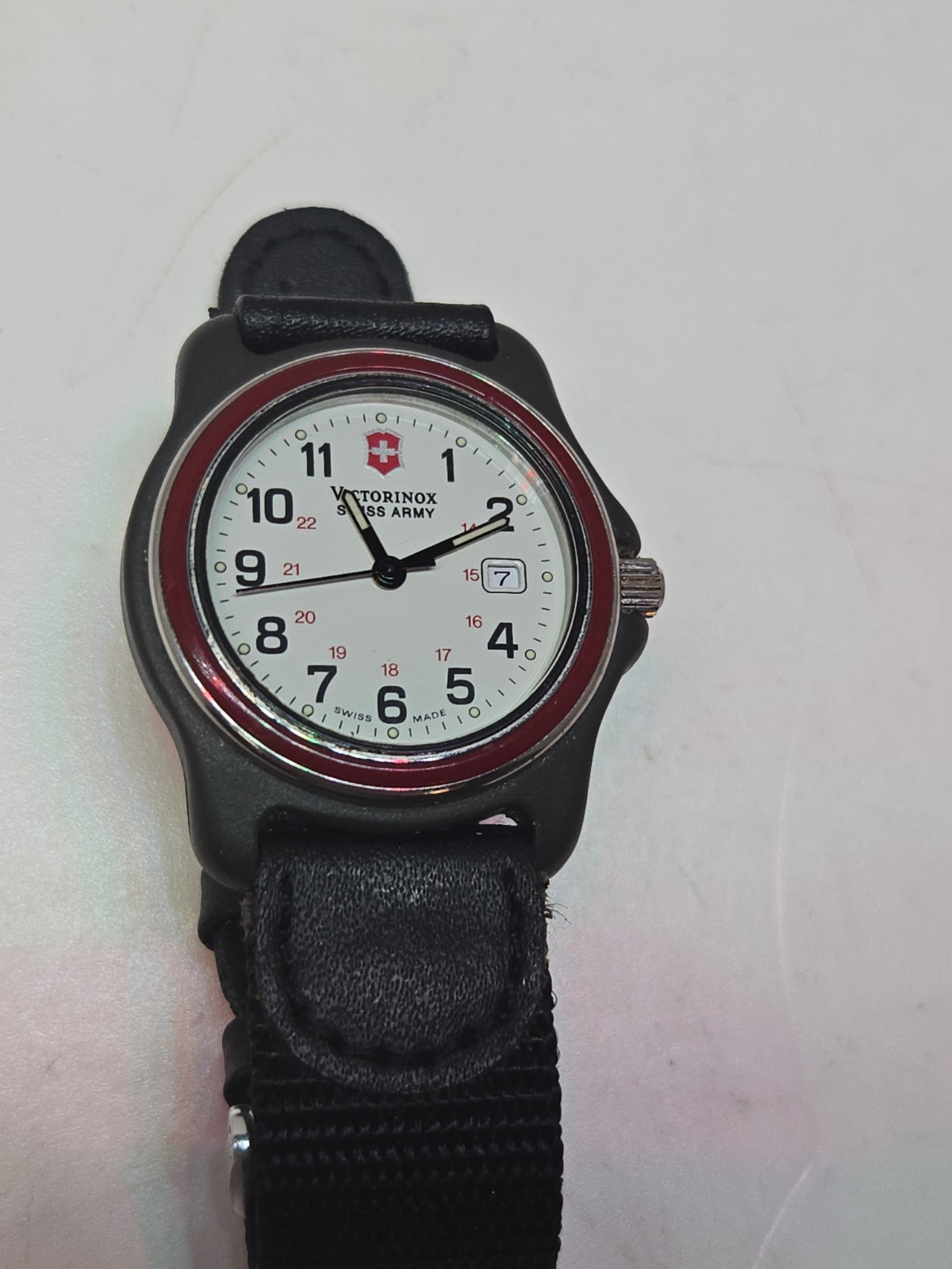 Vintage Victorinox Swiss Army Original 24241 Watch White Red Excellent…