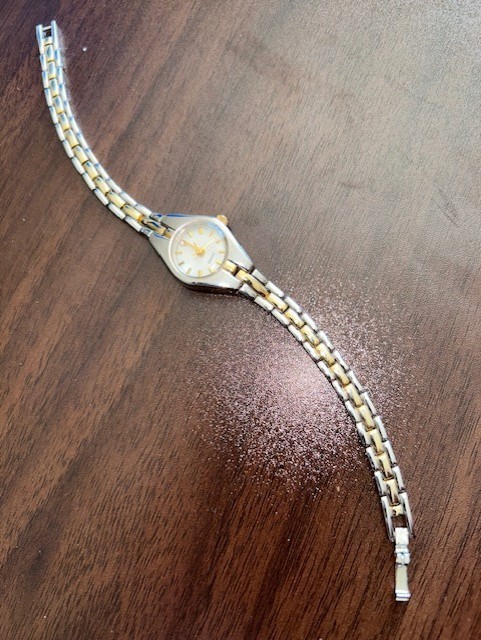 Quartz Ladies Dainty Fashion 18mm Oval Silver / Gold Tone Watch Bracelet (66)