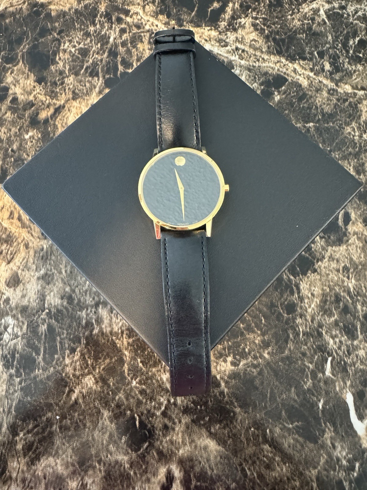 Movado Men Yellow Gold Watch Concave Dot Museum Dial 40mm – Black Leather Strap