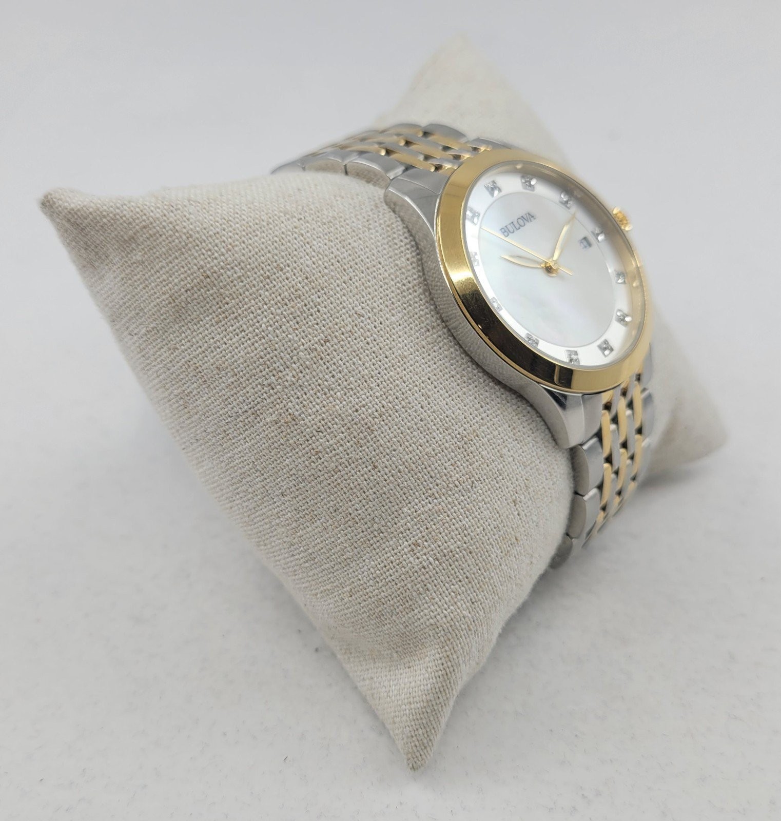 * Bulova 36mm Diamond Accented White MOP Dial Women’s Watch 98P161 (Pre-Owned)
