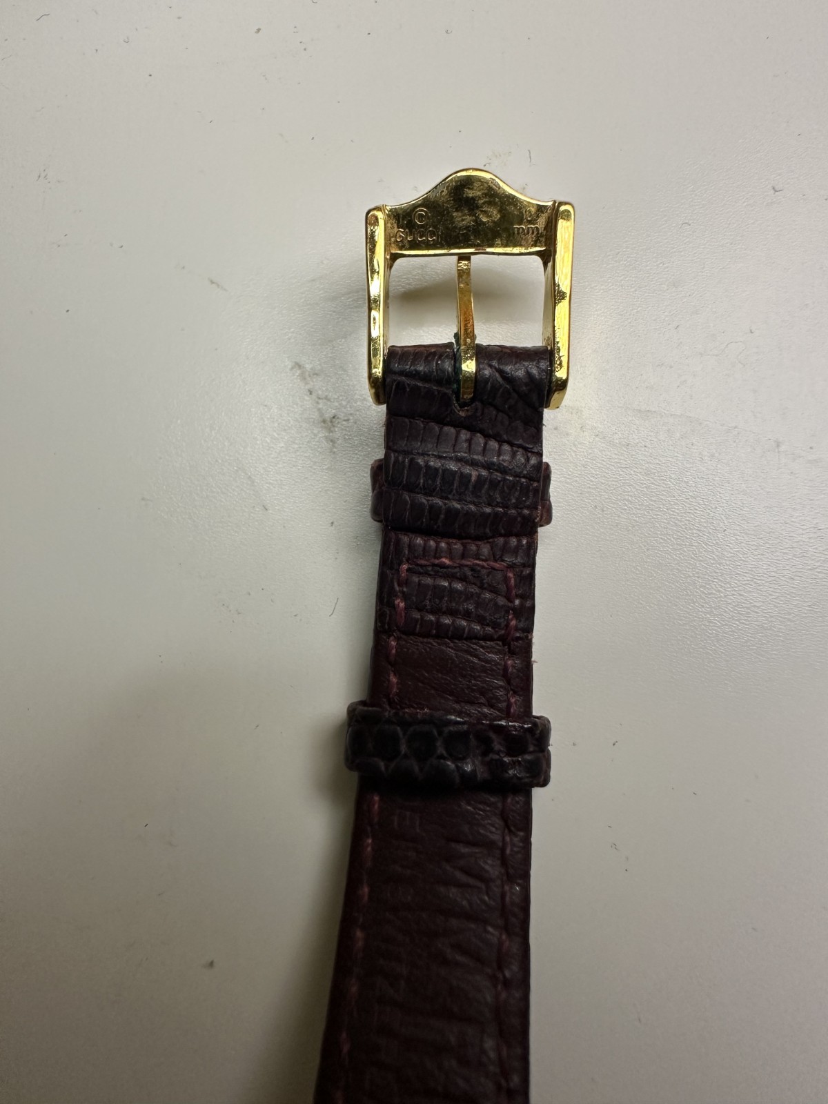 Vintage Gucci 6000.2.L Gold Plated Women’s Watch – Ivory Roman Dial, Swiss Made