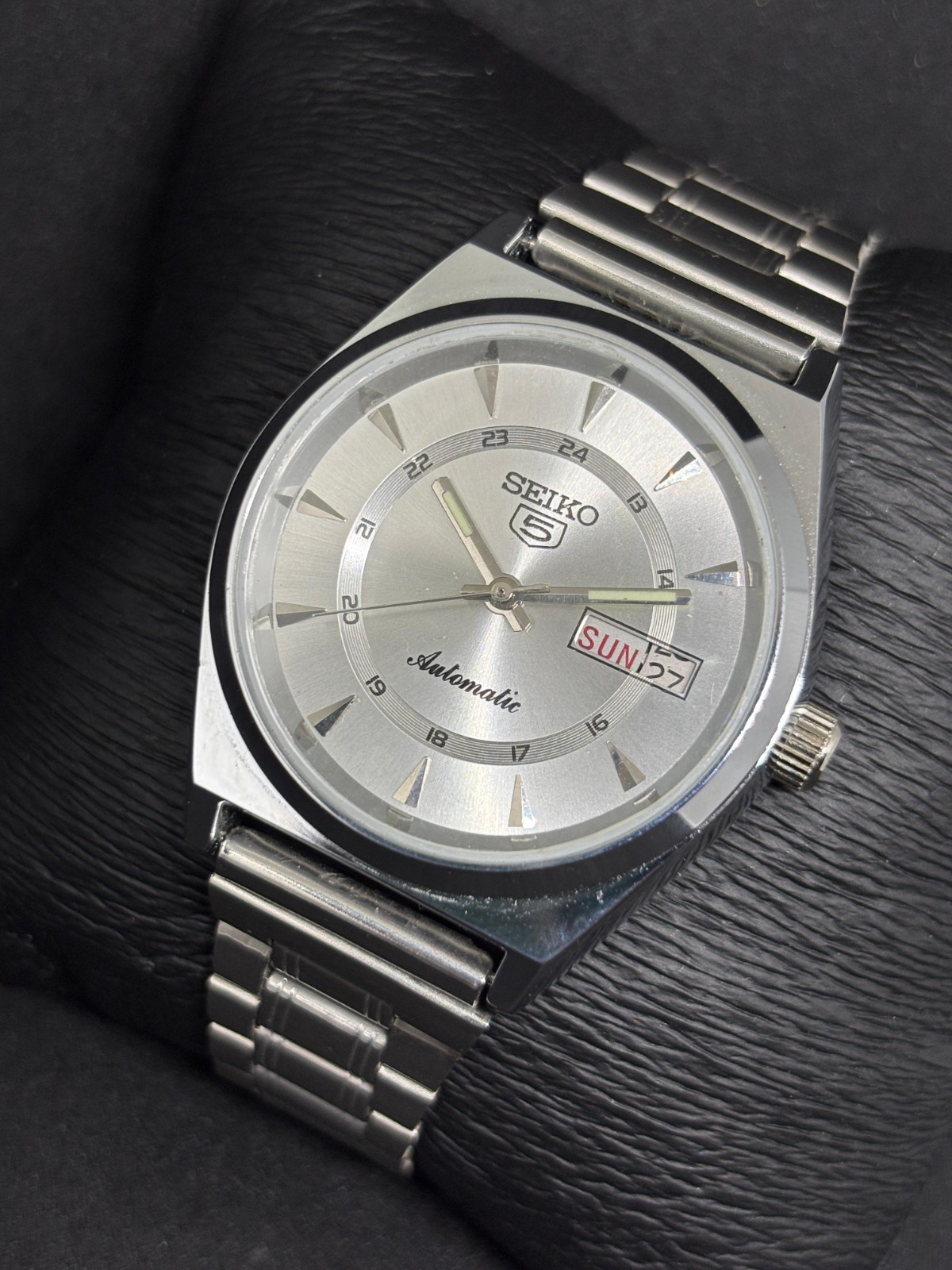 Vintage Seiko 5 Automatic Day/Date Japanese Men’s Wrist Watch