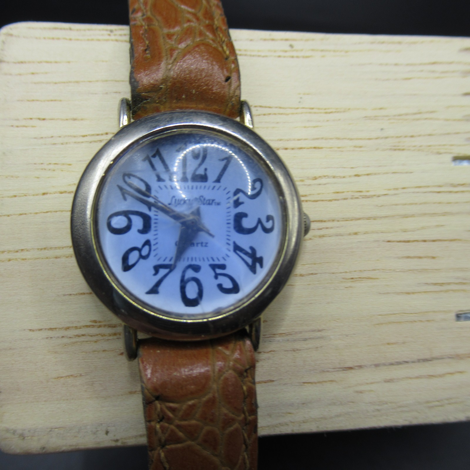 Lucky Star Quartz Watch Women’s Blue Dial Brown Faux Croc Band Stainless Steel