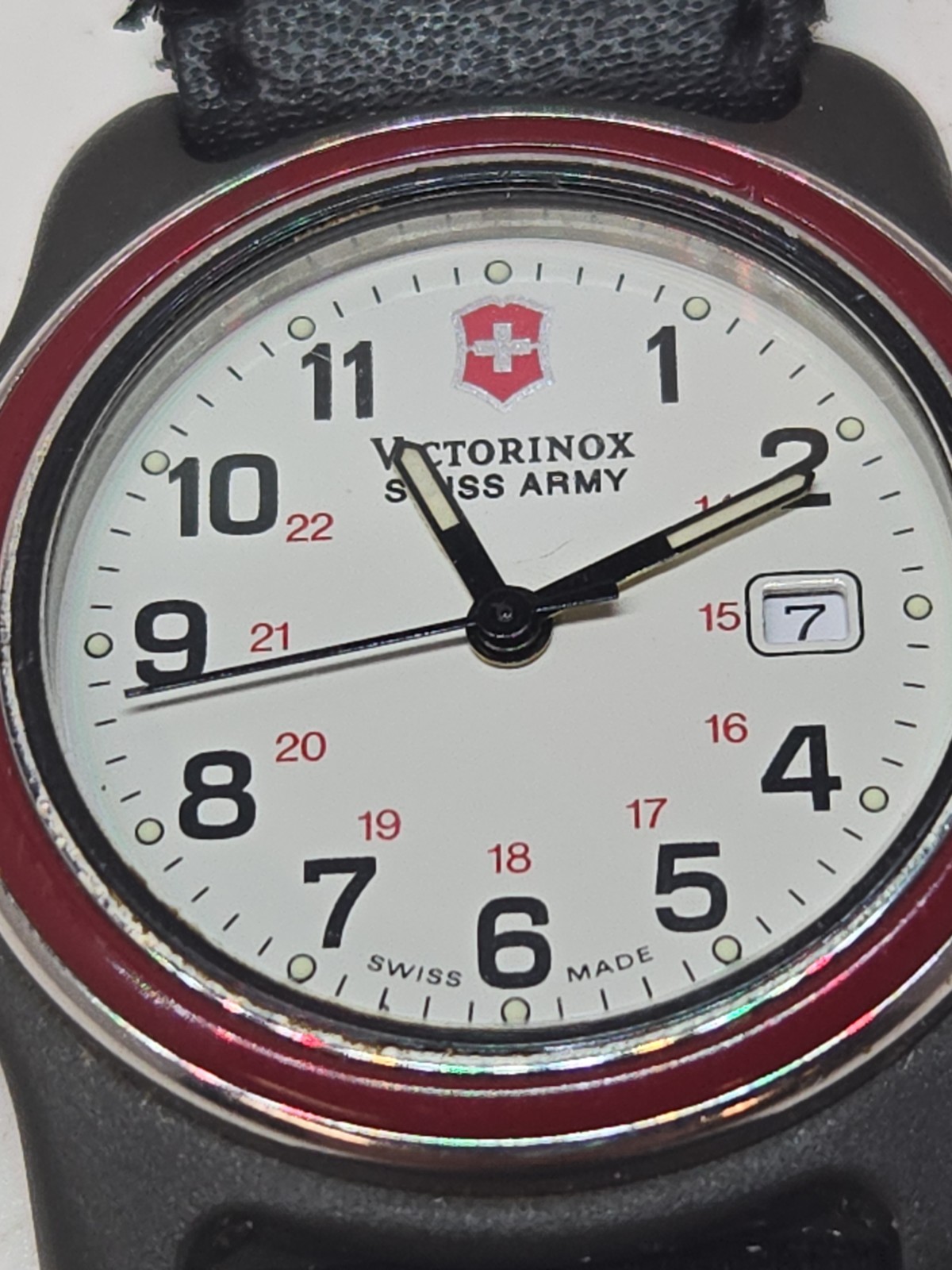 Vintage Victorinox Swiss Army Original 24241 Watch White Red Excellent…