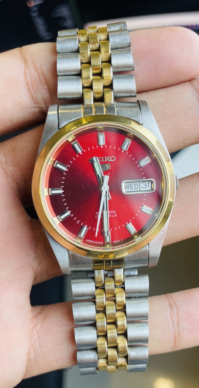 Vintage Seiko 5 Automatic 6309 Red Sunburst Dial Day/Date Two-Tone Japan Watch