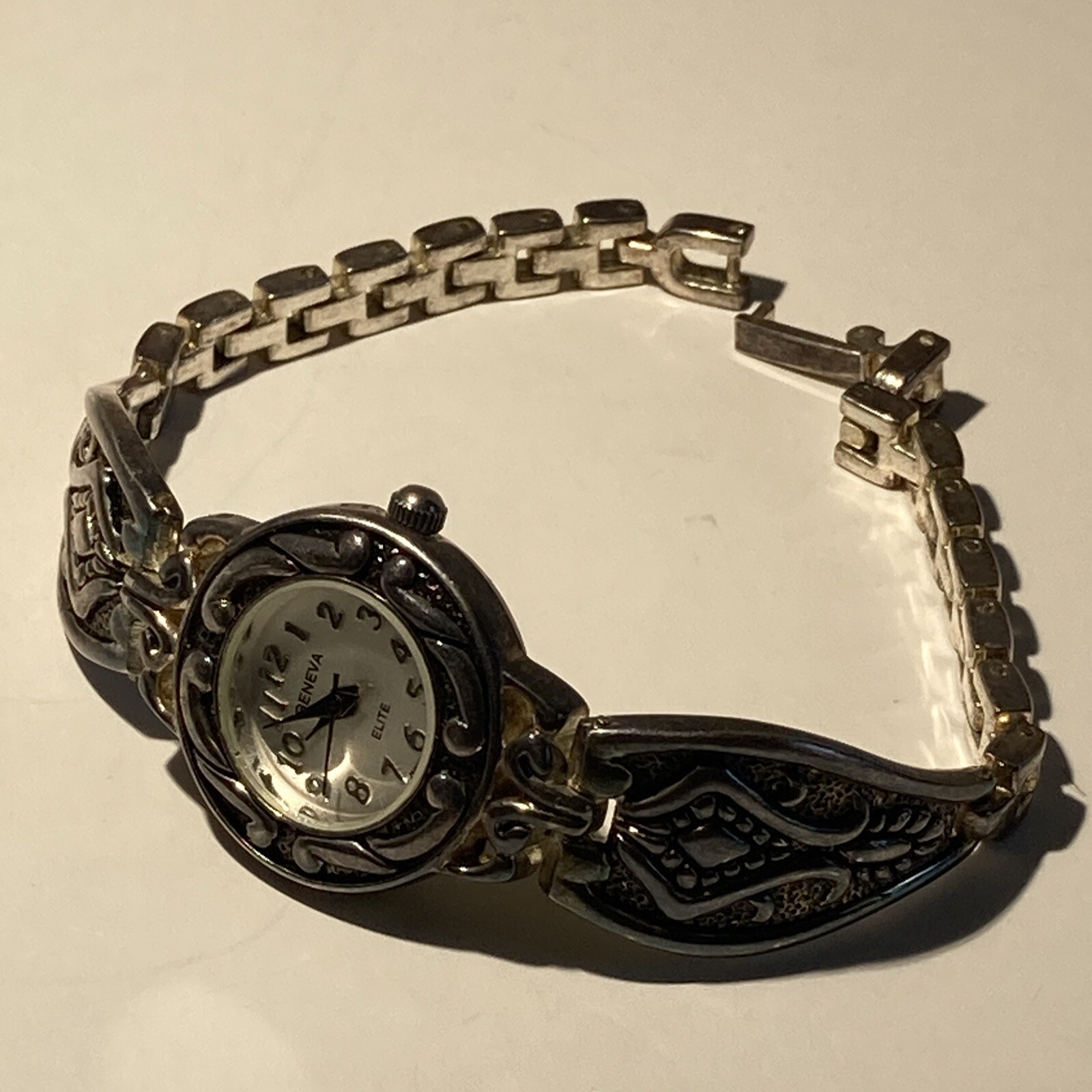 Geneva Elite Watch – Women’s Deco style Intricate Silver and Black Design