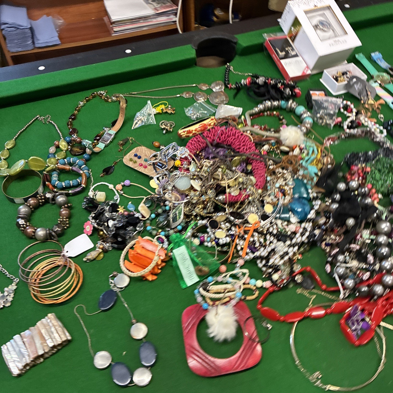 Job Lot Off Junk Jewellery And Watches Spares Repair Unsorted