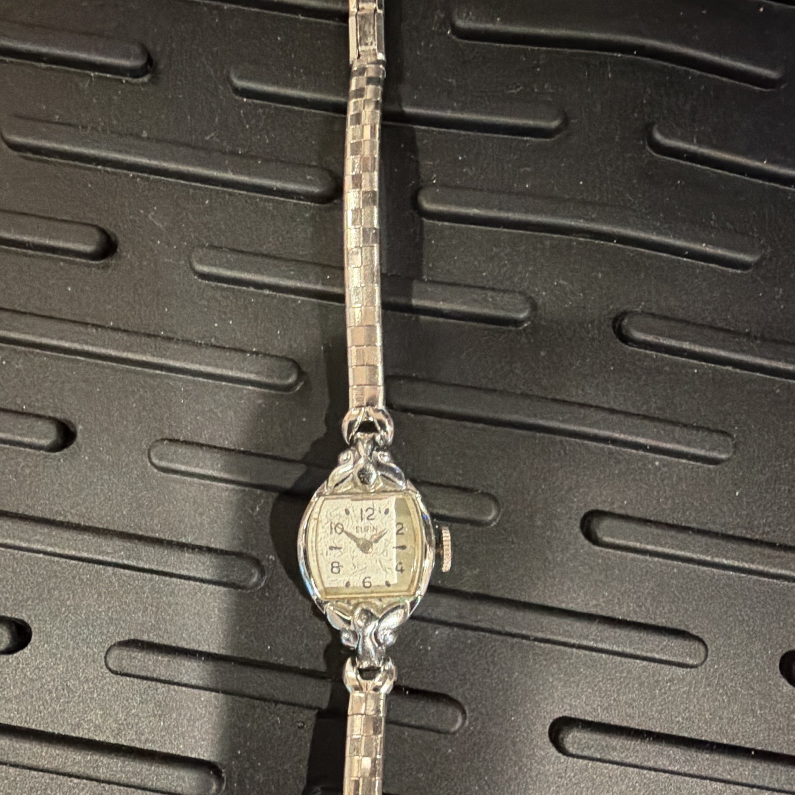 Elgin Women’s Vintage 1930s Manual Mechanical 15J White Dial Cushion Bracelet