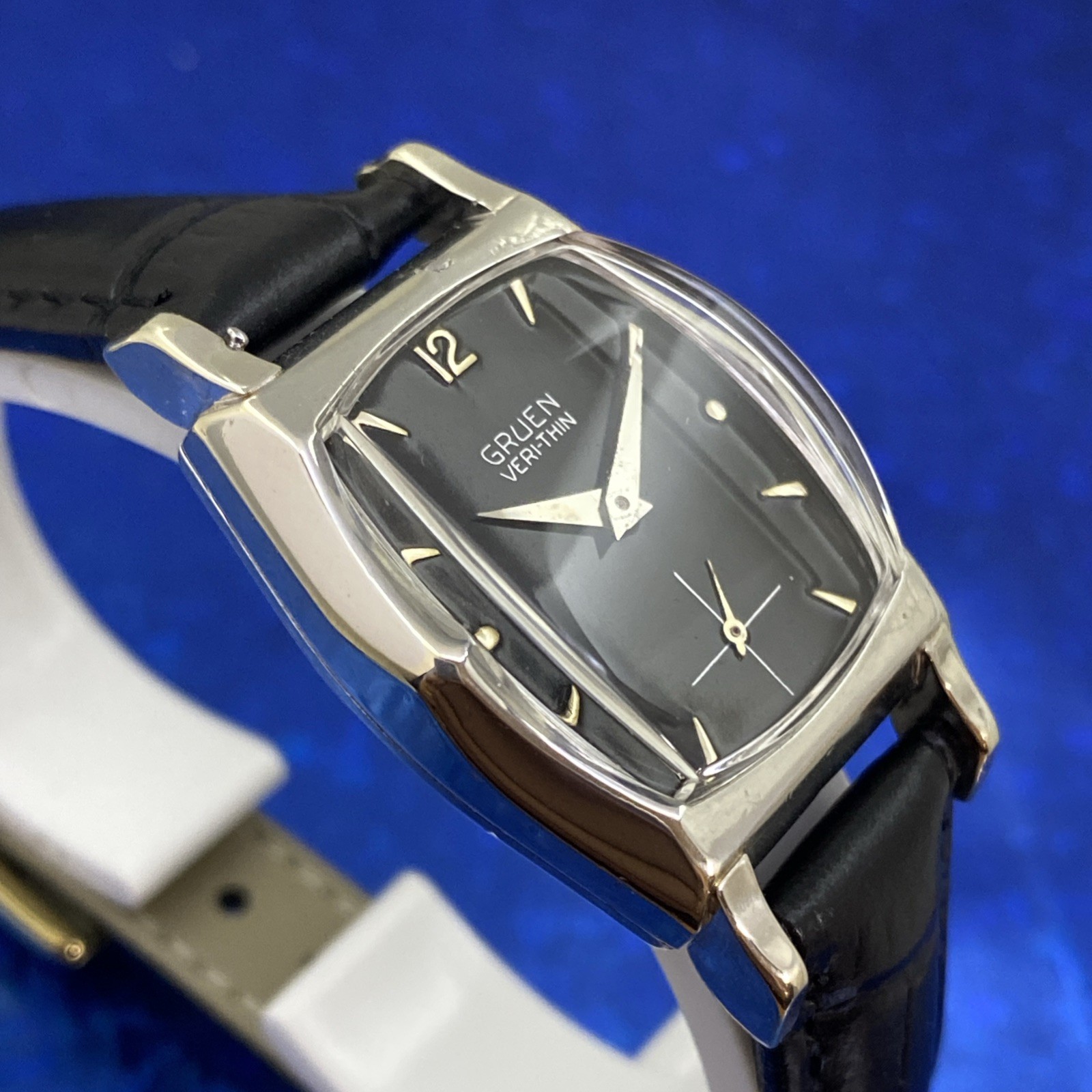Vintage 1940’s Man’s GRUEN Veri-Thin Stunning Black Dial Fully Serviced WARRANTY