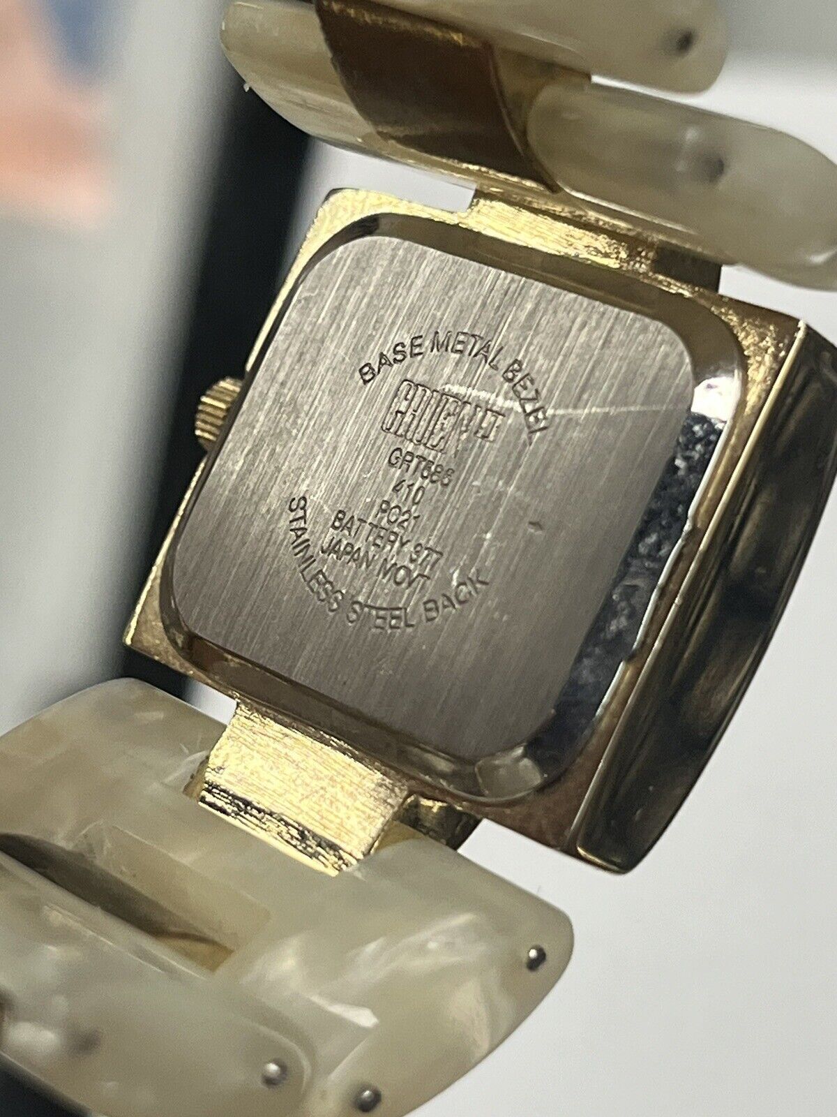 Gruen II 2 Plastic Resin Band Metal Gold Plated Quartz Ladies Watch