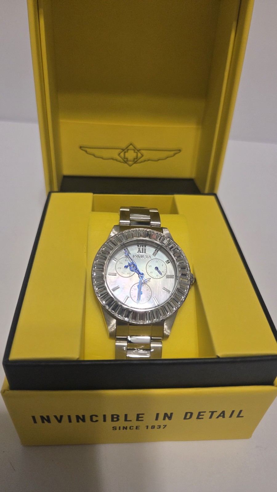 Women’s NIB Invicta Angel Mother Of Pearl 284l0 Rhinestone Stainless Steel Watch
