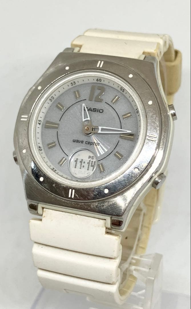 Casio Wave Ceptor LWA-M140 Solar Radio-Controlled Watch