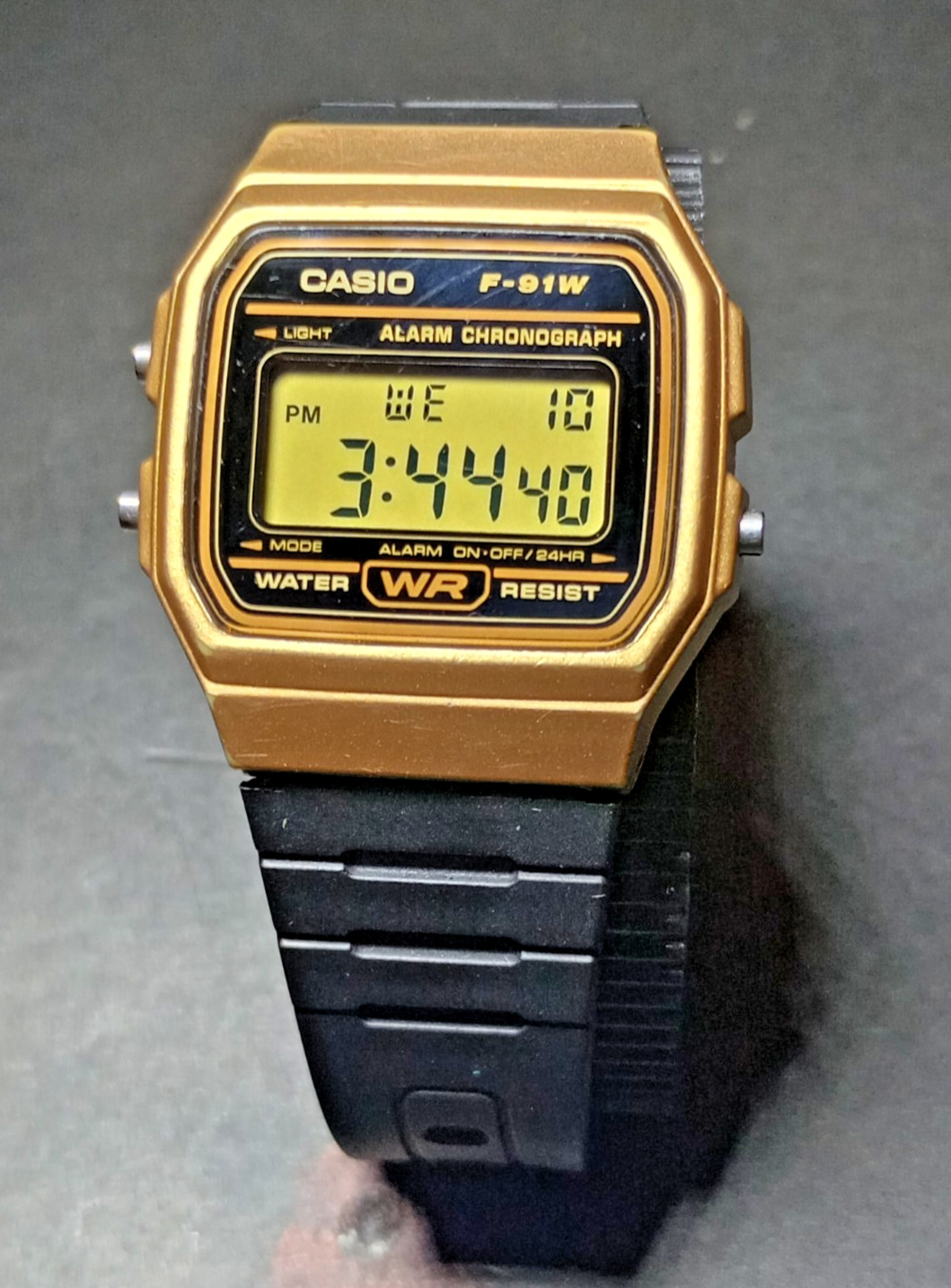 Vintage Casio Unisex’s Digital Quartz Watch with Resin Strap Late 80’S Watch
