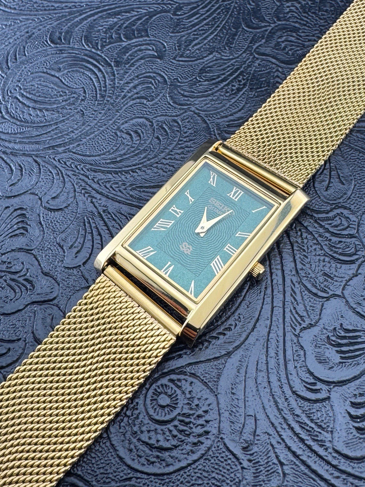 GOLD GREEN Vintage Seiko Slim Quartz Men’s Wrist Watch