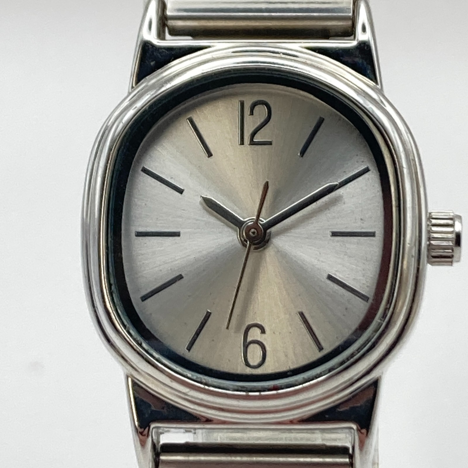 Modern Women’s Watch 22mm Silver Tone Oval Stretch Band New Battery 7.25″