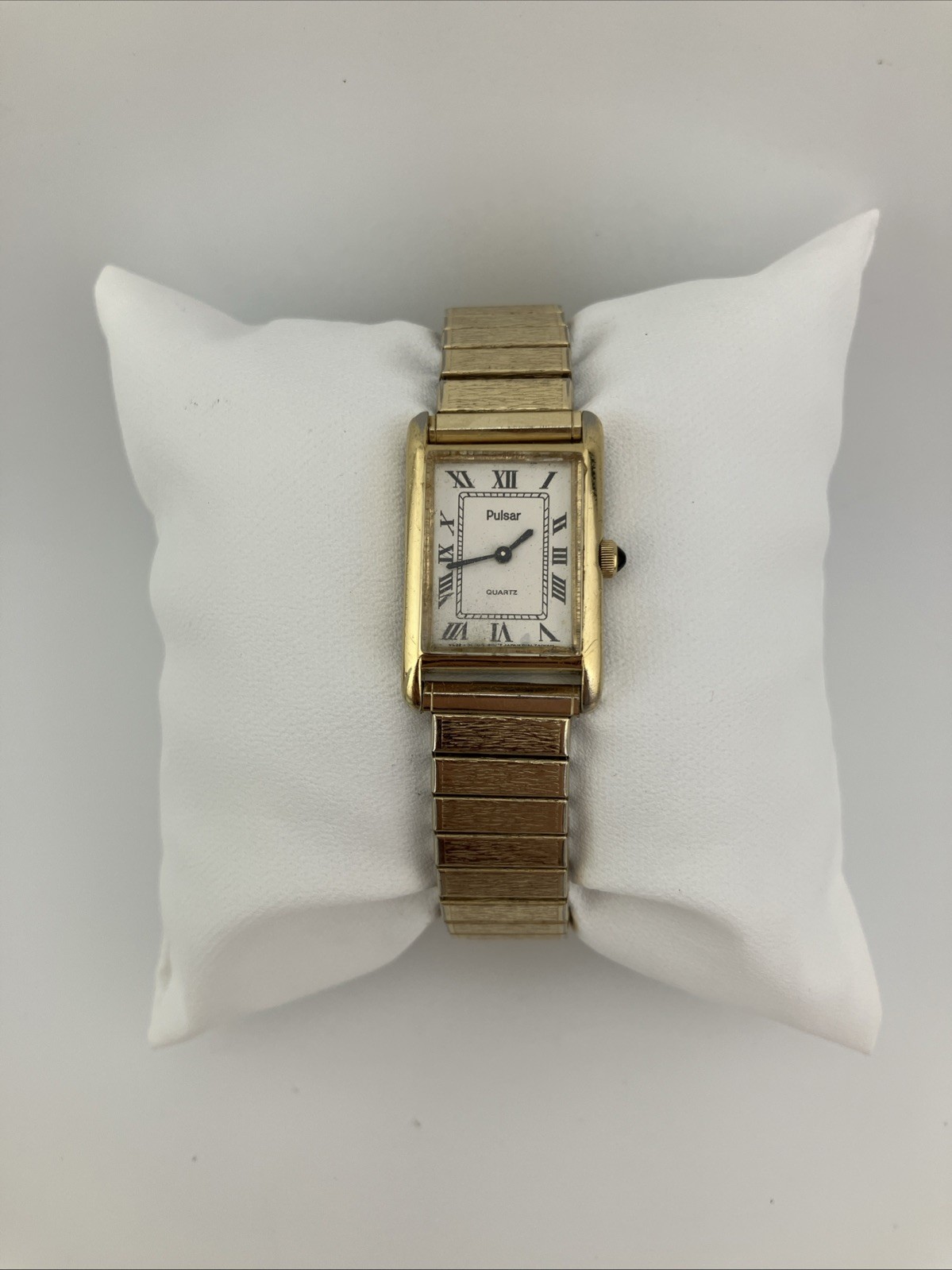 Vtg Pulsar Ladies 18mm Watch Gold Tone Tank Dail Roman Numeral Y432-5010-RUNS