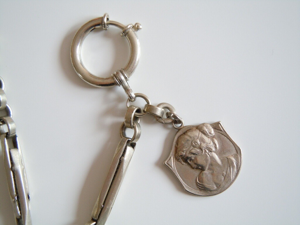 Vintage Watch Chain Pendant Female Portrait 31.8 G/35.5 Cm