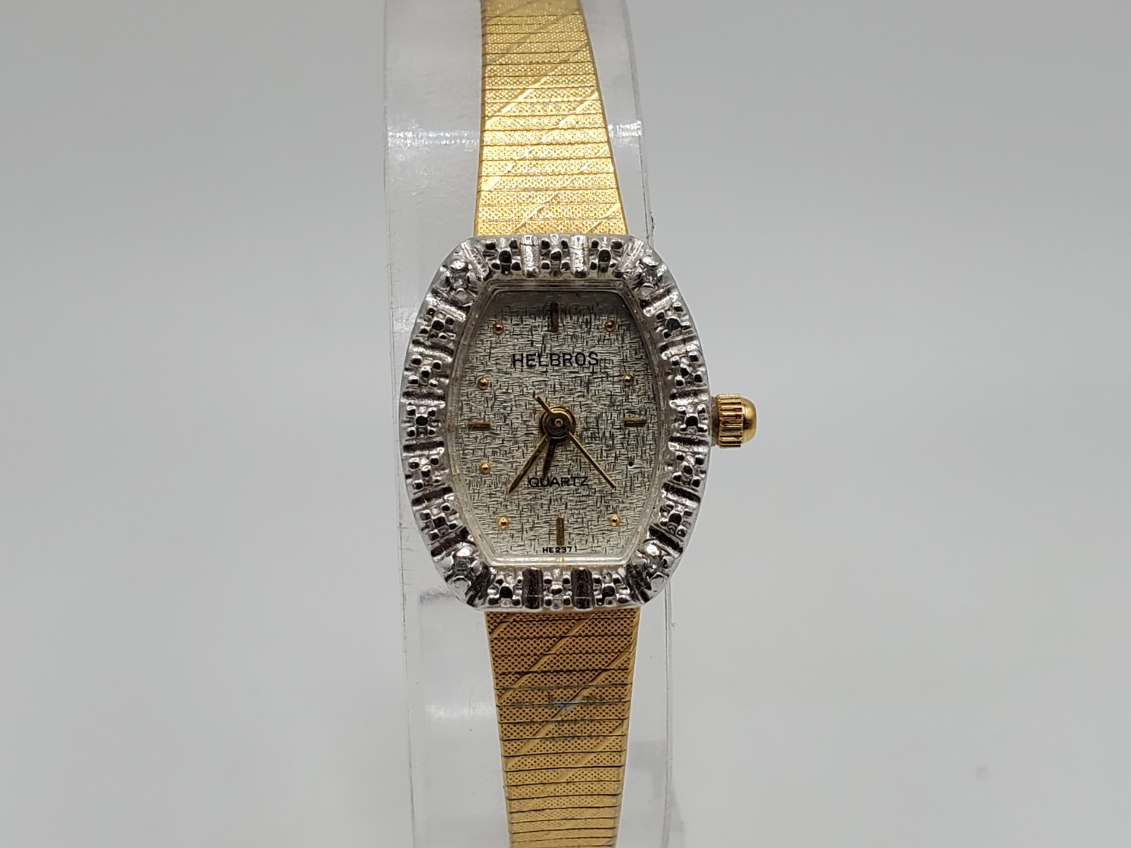 Vintage Helbros Ladies Gold Tone 16mm Oval Quartz Analog Watch New Battery