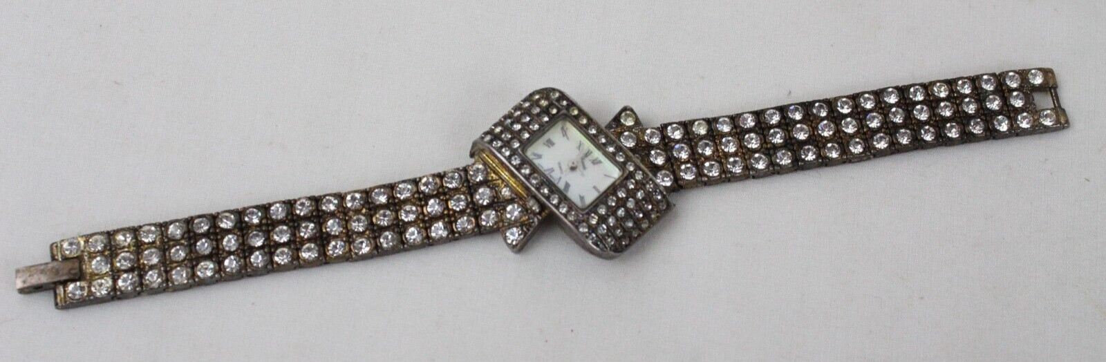 Vintage Womens Wrist Watch Silver Diamond Look Mineral Crystal Japan Movt